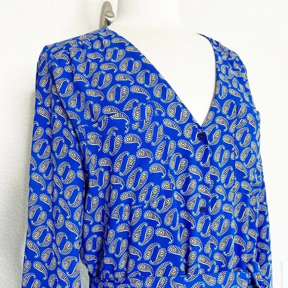 Express | Roll Tab Button Down Belted Maxi Dress - Picture 4 of 10